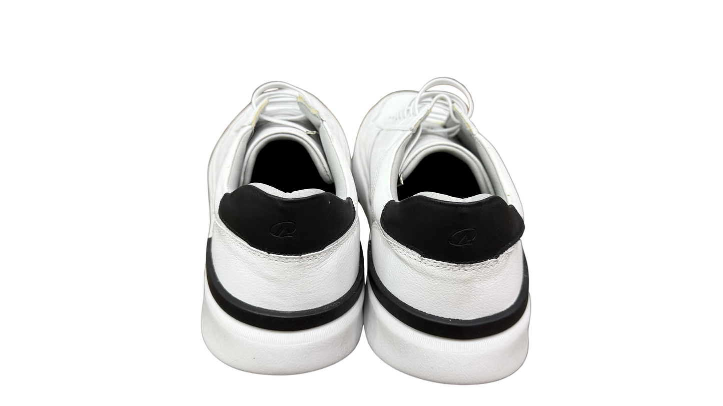 Adonai comforto white black